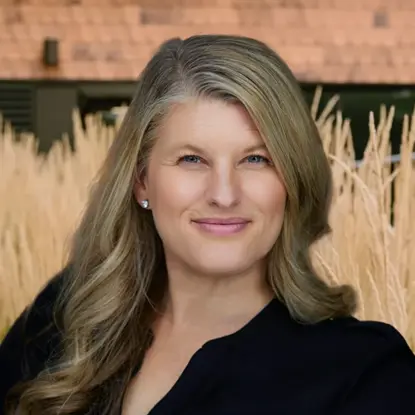 April  Dinwoodie Photo